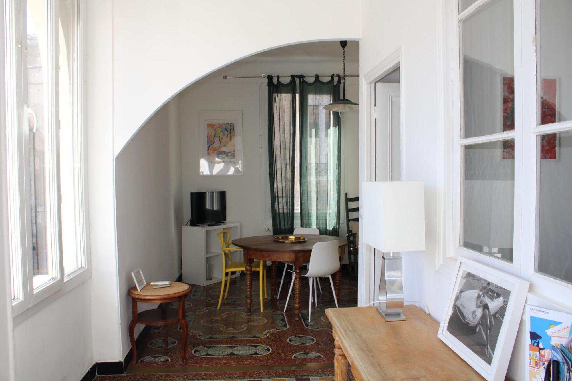 Superbe Appartement Avec Parking Sur Place Nîmes Exterior photo